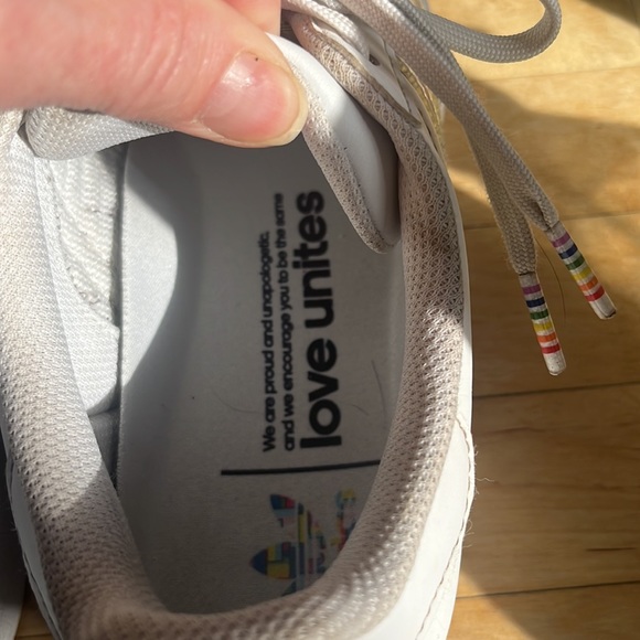Limited Addition Adidas Hard Shell Love Unites - Picture 7 of 9